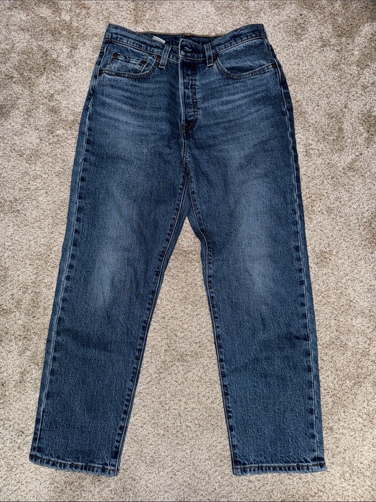 Levi's Denim - Women’s ankle cropped Levi’s 28x26